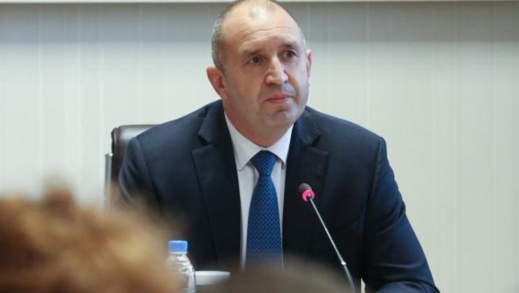 Радев: Предишните управляващи насадиха трайно недоверие към ваксините