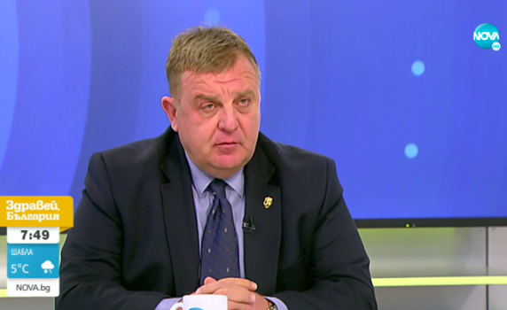 Каракачанов за въвеждането на зеления сертификат: Това е безумие!