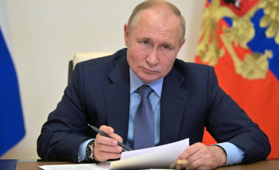 Путин срещу пандемията: Два почивни дни за всеки ваксиниран