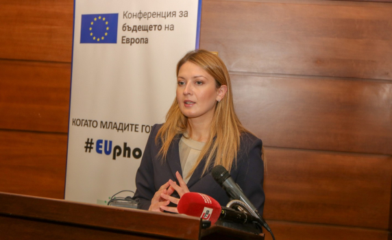Цветелина Пенкова в Хасково: Когато отговорността към миграцията е по-голяма, финансовата подкрепа от ЕС също трябва да е по-голяма