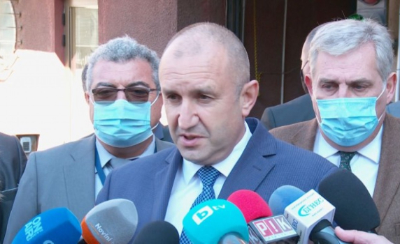 Радев с критика към Кацаров: Проблемът не е в координацията, а в изчерпване на интензивните легла
