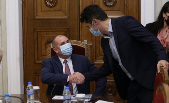 КС: Кирил Петков е станал министър в нарушение на Конституцията