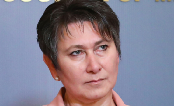 Везиева: Актовете на министър Петков не стават автоматично нищожни