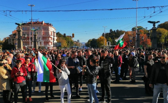 Протести срещу "зеления сертификат" в цялата страна
