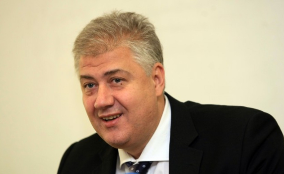 Проф. Асен Балтов: Зелен сертификат и за депутатите