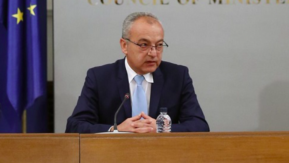 Гълъб Донев: Не могат да се отстраняват от работа хора, които не са ваксинирани