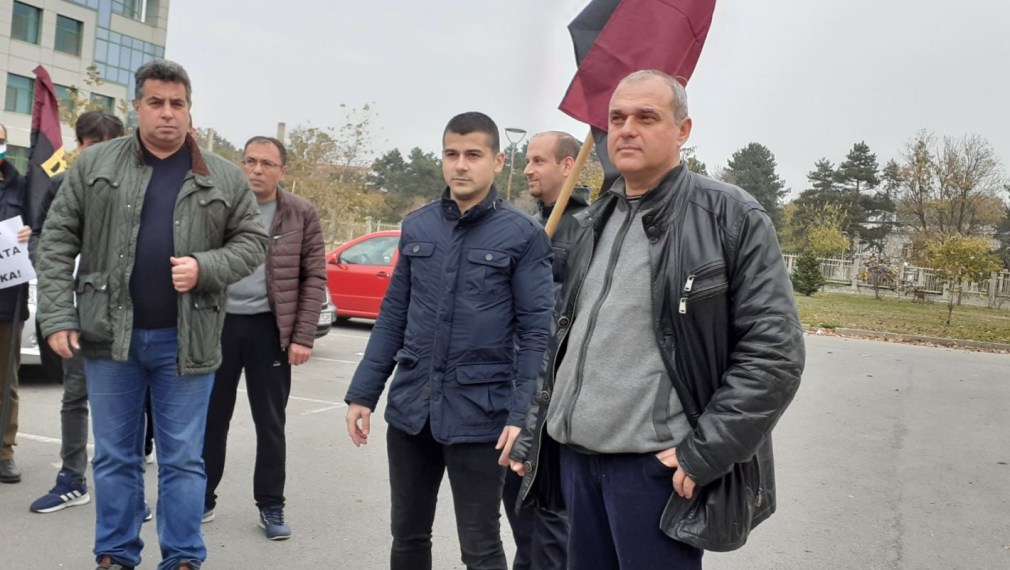 ВМРО продължава протестните действия срещу високите цени на ток, парно, газ, храни и услуги с автопоход в Русе