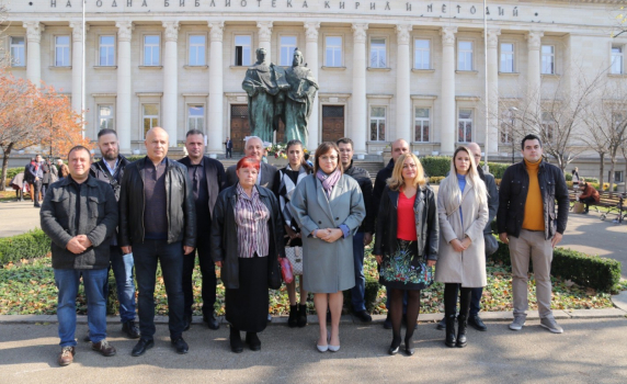  Нинова на 1 ноември: Просветеният народ може да решава и да определя сам съдбата си