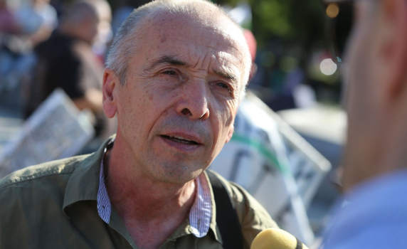 Атанас Мангъров нарече "цирк" ужаса в COVID-отделенията