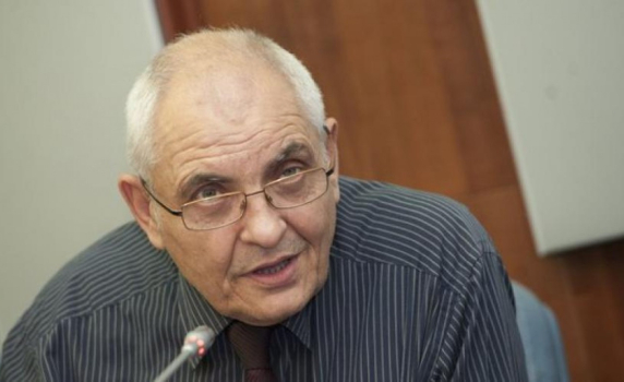 Проф. Димитров: ЦИК научи за новите 150 машини от прокуратурата