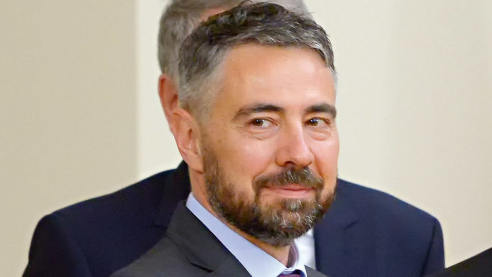 БЕХ с двама изпълнителни директори. Експерт: Враждебно „превземане“ на борда на най-голямото държавно предприятие