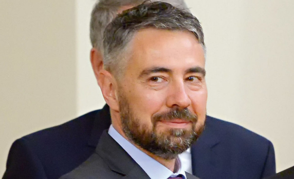 БЕХ с двама изпълнителни директори. Експерт: Враждебно „превземане“ на борда на най-голямото държавно предприятие