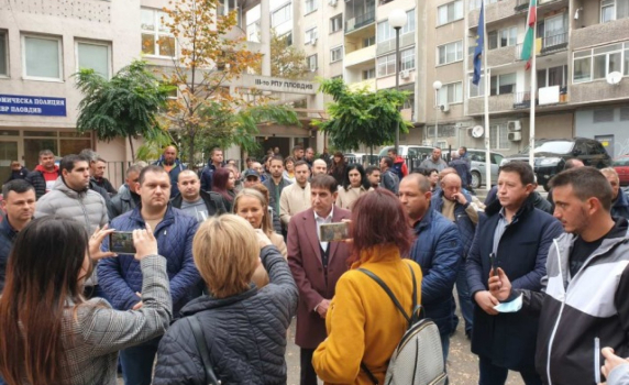 „Икономическа полиция“ профилактира корпоративния вот в Раковски, привика 34 души от общинско пътно предприятие