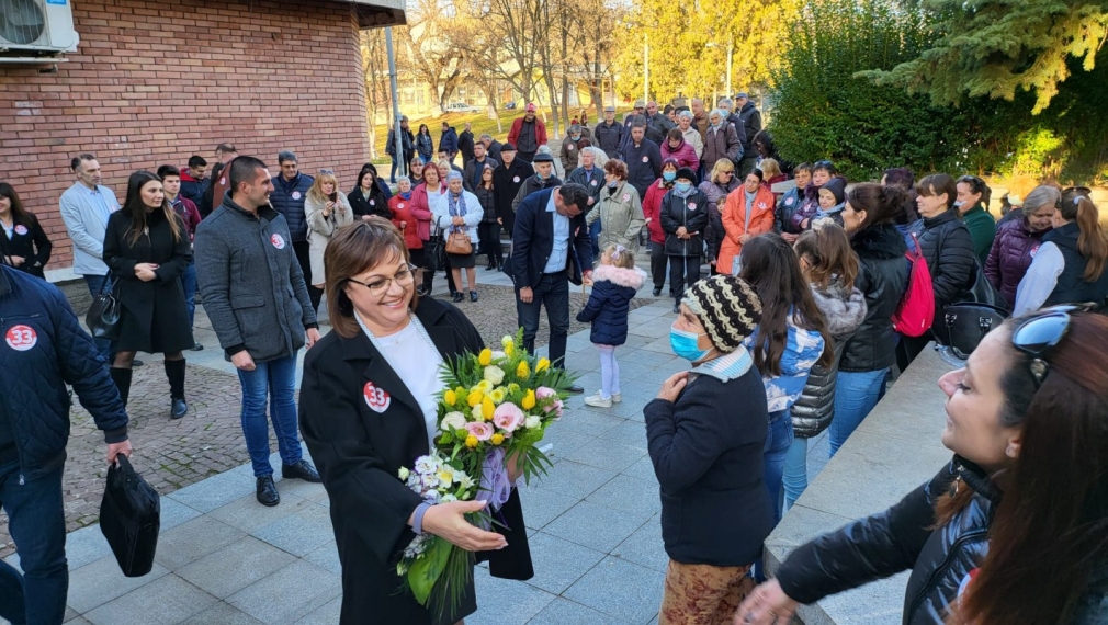 Нинова в Горна Малина: Ние даваме работещи решения, а не празни обещания