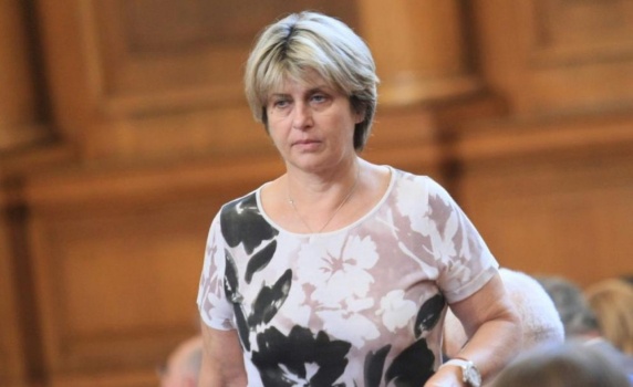 Весела Лечева: Призовавам Нинова да спре медийните си участия, за да даде шанс на партията ни 