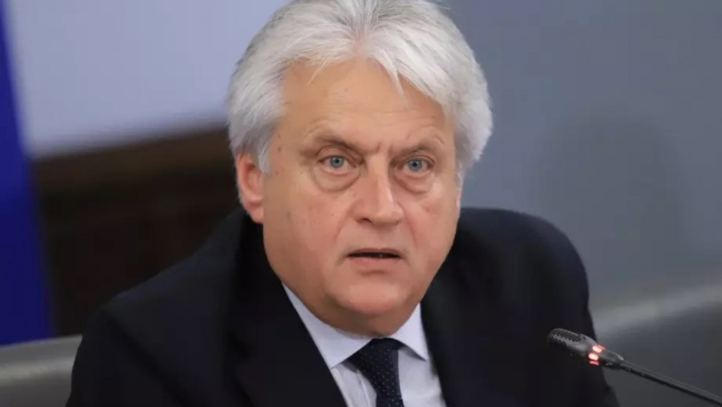 Бившият шеф на "Автомагистрали" напусна страната, твърди МВР