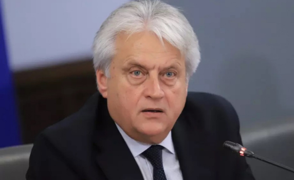 Бившият шеф на "Автомагистрали" напусна страната, твърди МВР