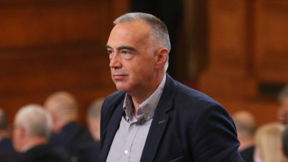  Антон Кутев: Незабавната смяна на Корнелия Нинова е първото условие за спасяването на БСП