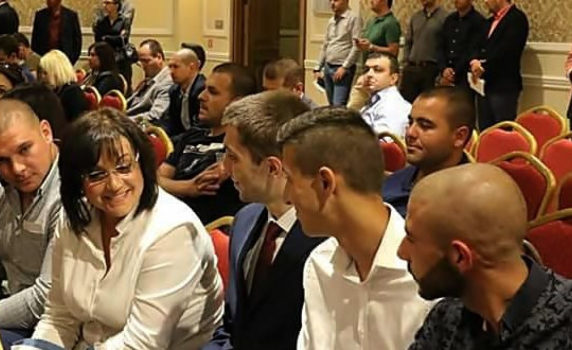 Младежкото обединение в БСП: Оставка на Нинова и нов преговорен екип за съставяне на правителство!