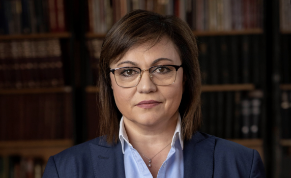 Корнелия Нинова разлая кучетата