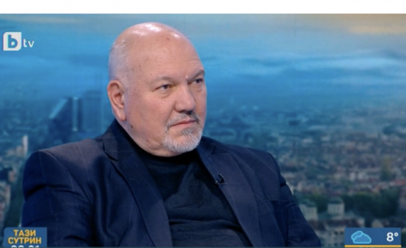 Александър Маринов: Няма да има отлив на избирателите на Румен Радев