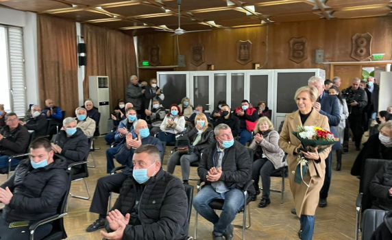 Невяна Митева: Призовавам на 21-ви ноември да не позволяваме да бъдем затворници в собствената си държава