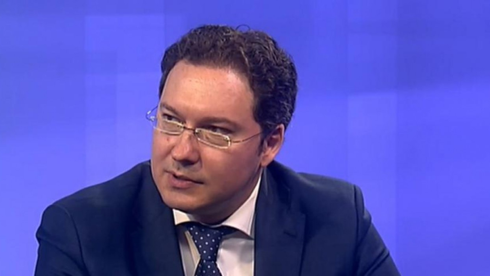 Митов към Петков: Докато не кажете "Крим е украински", не може да говорите за върховенство на правото