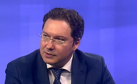 Митов към Петков: Докато не кажете "Крим е украински", не може да говорите за върховенство на правото