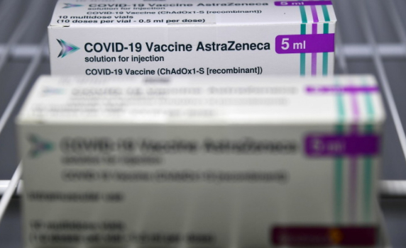 Шефът на AstraZeneca: Ваксината ни пази възрастните хора по-дълго от мРНК препаратите
