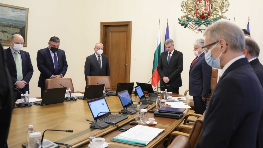 С минута мълчание започна заседанието на правителството