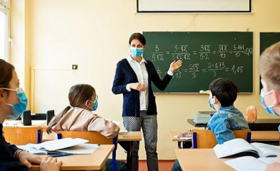 Учениците със зелен сертификат се връщат в клас без тестване