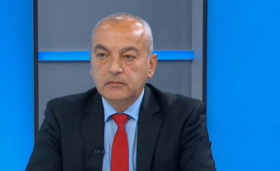 Гълъб Донев: Оцелелите от дома в Рояк са настанени в хотел, никой от близките не е пожелал да ги вземе