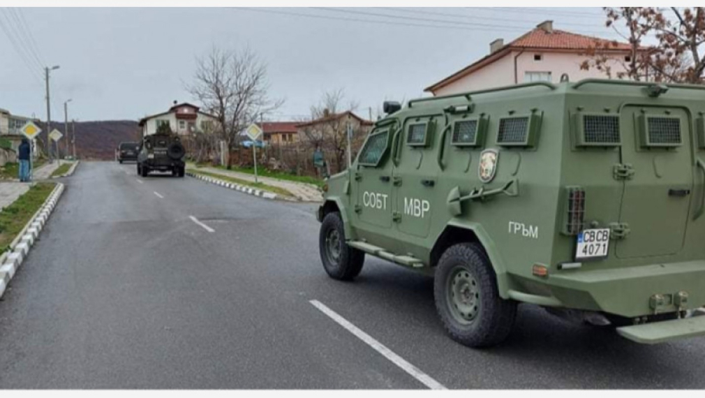 Заловиха издирвания въоръжен мъж в Хасковско