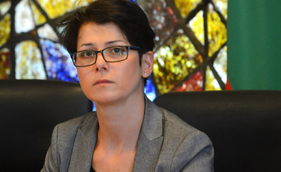 Караганева отговаря на обвиненията с писмо до медиите