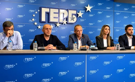 ГЕРБ: Всички деца да бъдат върнати на училище. Правителството се провали в образованието