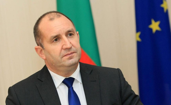 Радев насрочи консултациите с парламентарните групи за понеделник и вторник