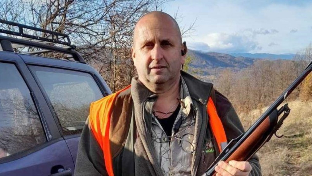 Двойник на Радев охранява Троянския манастир
