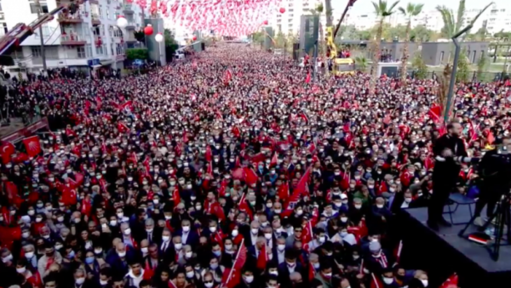 Многохиляден митинг поиска оставката на Ердоган заради евтината лира