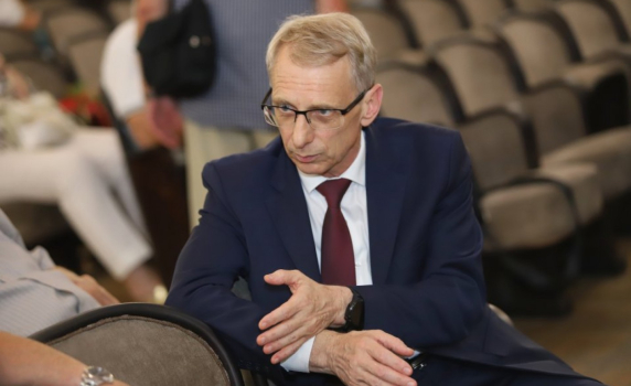 Денков: Безотговорно е от МЗ да правят изказвания, които рефлектират върху родители и ученици