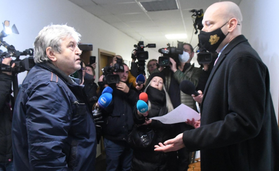  Министерството на културата запечата офисите на вестник "Труд" (видео)