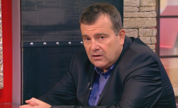 Уволнен зам.-министър: Кацаров диктуваше какви тестове да се купят