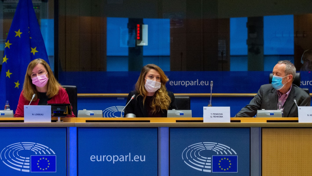Цветелина Пенкова е зам.-председател на делегацията за връзки с Обединеното кралство в Европейския парламент 