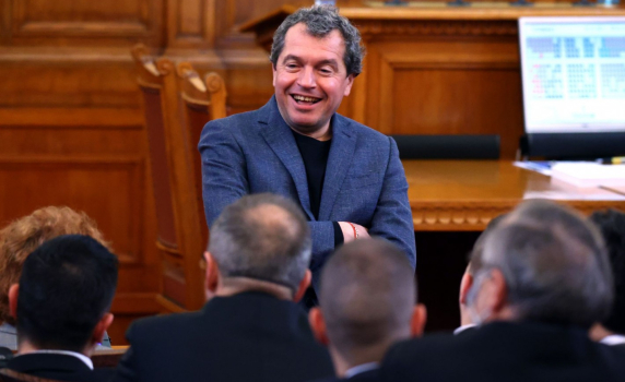  Без зелен сертификат за депутатите в НС