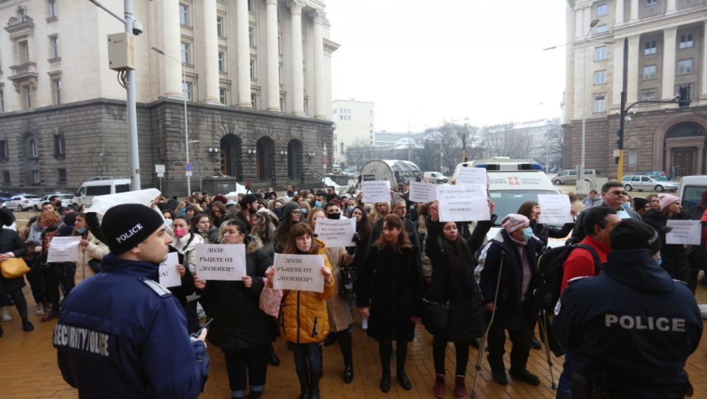 Лекари протестират срещу решението на МЗ за националната педиатрия