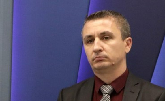 Зам.-министър, уволнен от служебния премиер, поема енергетиката
