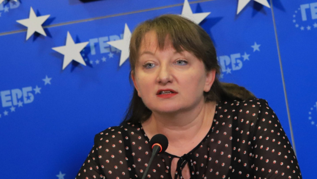 Деница Сачева: Новото правителство няма да осигурява хляб, а зрелища