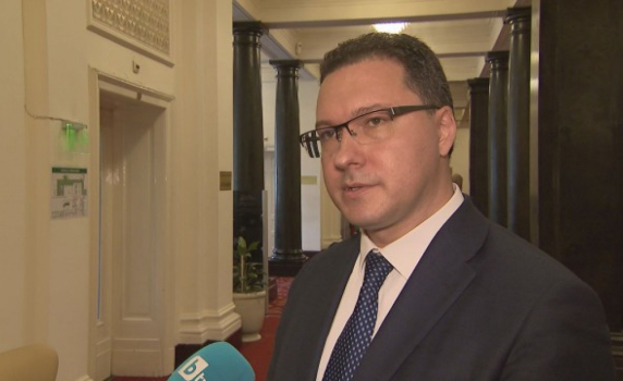 Даниел Митов: Четворната коалиция е на Румен Радев
