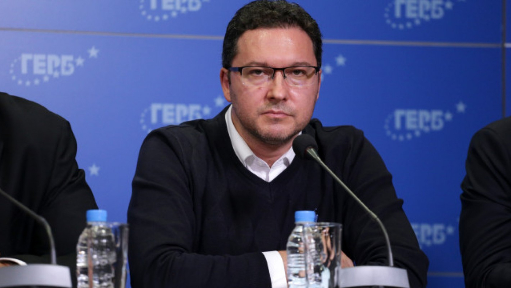 Даниел Митов: Новата ляво-либерална коалиция връща мрежата на ДС