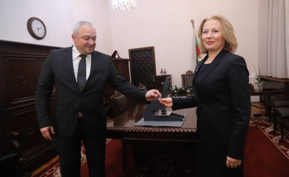 Новото правителство ще притиска Гешев през бюджета