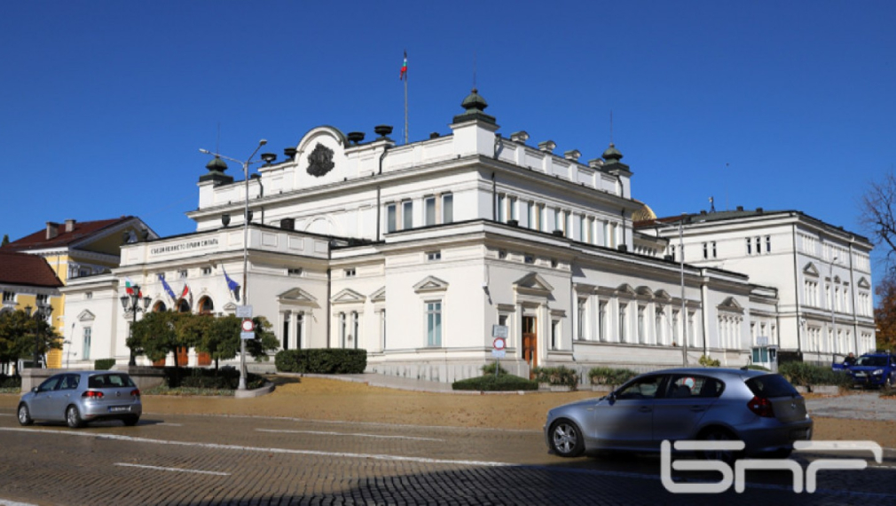 Парламентът наложи мораториум върху цените на тока, парното и водата по предложение на ГЕРБ